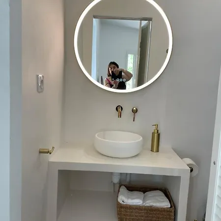 Oda ve Kahvaltı La Naronne 3*