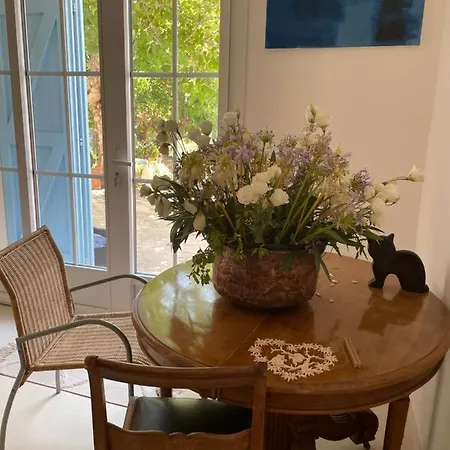 Alojamento de Acomodação e Pequeno-almoço La Naronne 3*